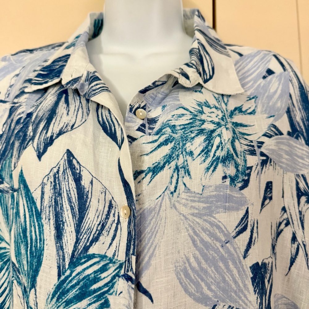 C&C California White Blue Linen Tropic Blouse Top Size M Tropical Camp Shirt - Picture 2 of 12